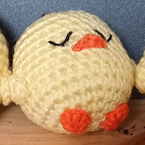 Pollito llavero dormilón